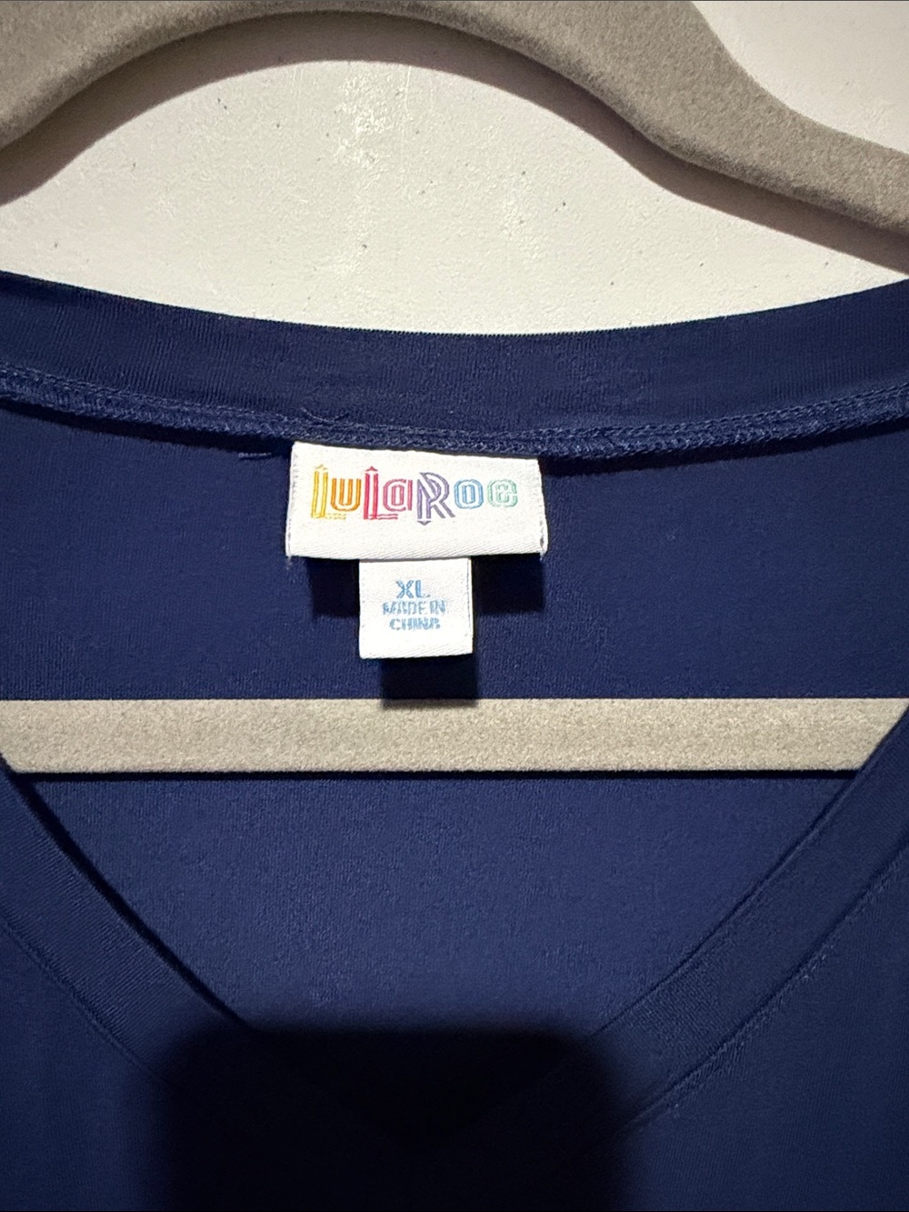 LuLaRoe REMI Navy V-Neck Tulip Sleeve Top - Picture 2 of 6